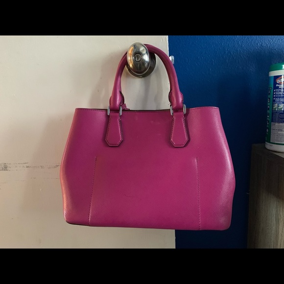 Michael Kors Greenwich MD Tote Handbag - Picture 5 of 5